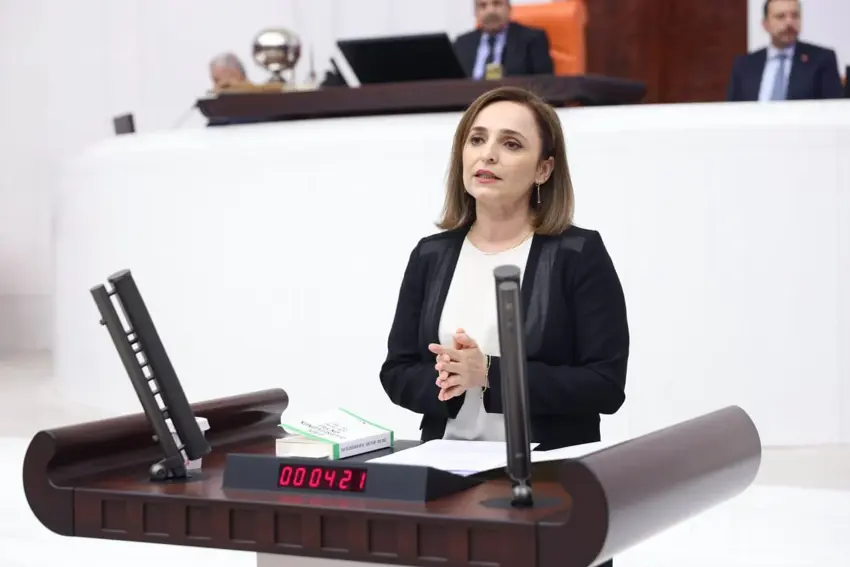 /haberresimleri/2025815/dem-parti-suriye-de-kurtlerin-kazanimi-turkiye-icin-risk-degil-firsatheadLine.webp