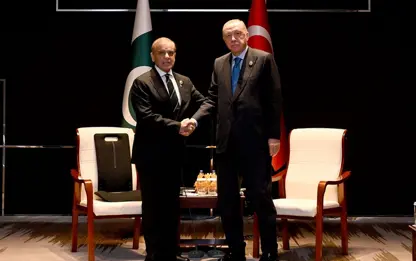 Erdoğan, Pakistan Başbakanı Şerif ile bir araya geldi