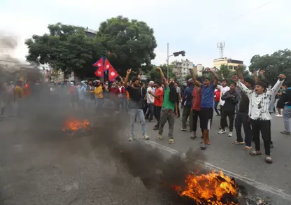 Nepal'de ordu sokağa indi! Halkın protestoları büyüyor! 