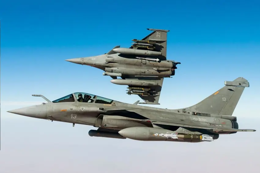 /haberresimleri/2025912/macron-ji-bo-polonya-seha-hewa-xwe-bipar-ze-balafir-n-rafale-dis-ne-polonyay-headLine.webp