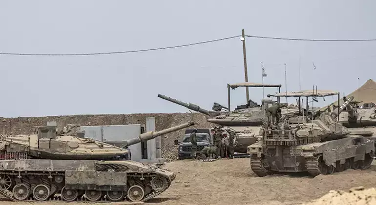 /haberresimleri/2025918/israil-askeri-araclari-gazze-merkezine-dogru-ilerliyorheadLine.webp