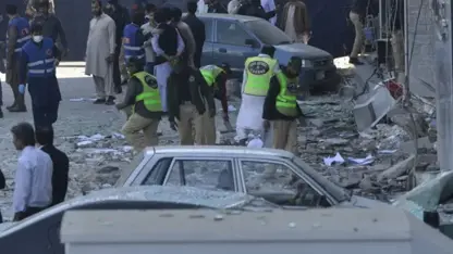 Di teqîna li Pakistanê de herî kêm 25 kes mirin