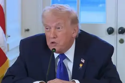 Trump: Divê di navbera Kurdan û hikûmeta Sûriyeyê de aştî pêk bê