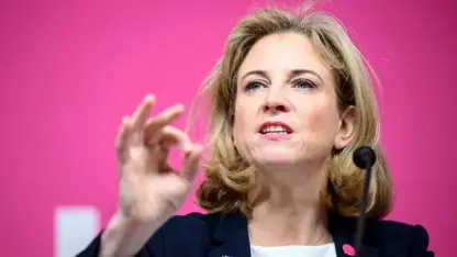 Avusturya, bi sedema li çalakvanan şiddetê kirine, bangî balyozê Îranê kir