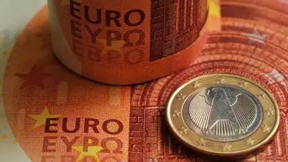 قەرزی نەختینەی یەکیتی ئەورووپا بە ئۆکراین بە ئامانجی چەسپاندنی کارنامەی سەربازی کردنی ئەورووپا