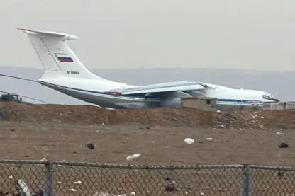 Esad’ın düşüşünden sonra ilk kez bir Rus uçağı kamışlo Havalimanı’na iniş yaptı