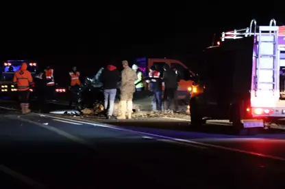 Li Mêrdînê otomobil û ereba bazirganî li hev ketin: 3 kes mirin û 2 kes birîndar bûn