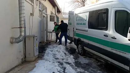 Bi sedema deynê xwe hevalê xwe di otomobîlê de kuşt