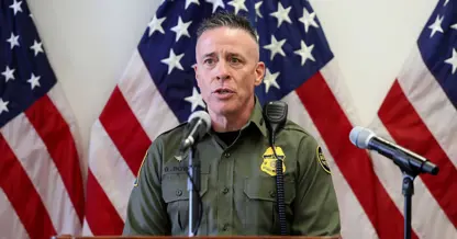 مینیاپۆلیس لە ژێر ئاگردایە؛ فەرماندەی دەوریەی سنوور لە کار لابردرا