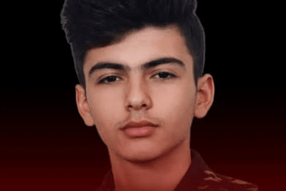 بەخاك سپاردنی ناڕازییەکی گەنج گۆڕا بۆ دیمەنی شەڕی نێوان ئازادیخوازان و بەکرێگیراوانی ڕێژیم