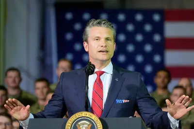 هەڕەشەی ئاشکرای ئەمریکا بەرامبەر ئێران : هێگسێت مادۆرۆی بە کۆماری ئیسلامی ئێران بەراورد كرد