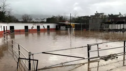 Ji ber barana xwurt li 7 navçên Antalya dibistanan kirin tatîl