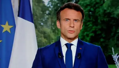 Macron: "Divê Kurd di hikûmeta Sûriyeyê de rolekê bilîzin"