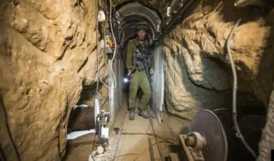 دۆزینەوە و لەناوبردنی توونێلێکی چەند سەد مەتری حەماس لە خان یوونس لەلایەن سوپای ئیسرائیل ەوە