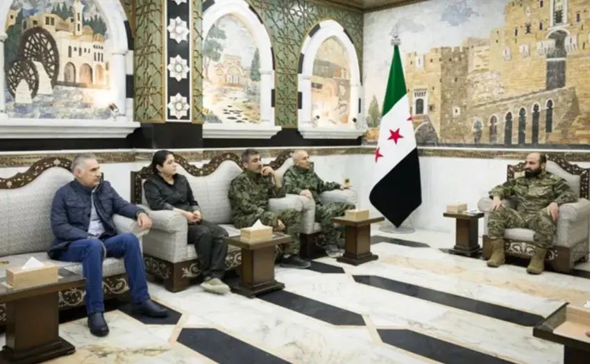 Wezareta Parastinê ya Sûriyeyê bi şandeya HSDê re civiya