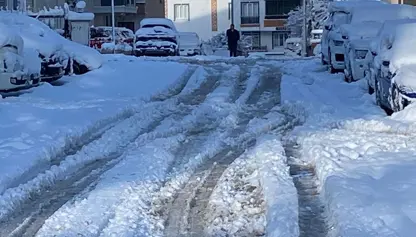 Li Bakurê Kurdistanê pêla nû ya berfê: Bi sedan rê hatin girtin
