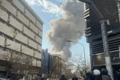 Erdheja siyasî li Tehranê: Ofîsa Xameneyî û navendên îstîxbaratê hatin hedefgirtin 