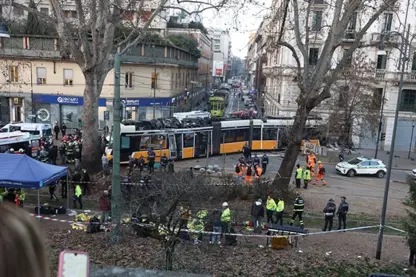 Tramvay raydan çıktı: 2 ölü 38 yaralı!