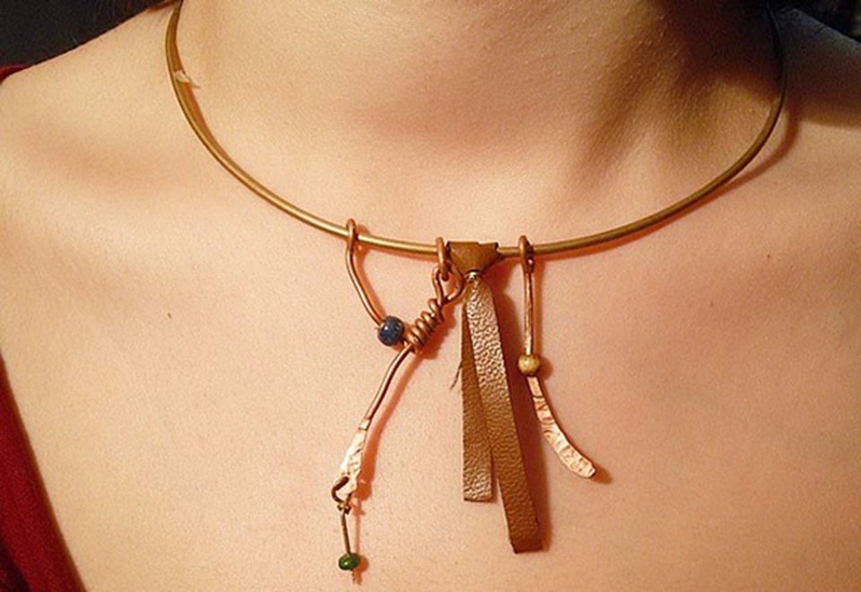 Bas agrisinin nedeni sahte takilar olabilir