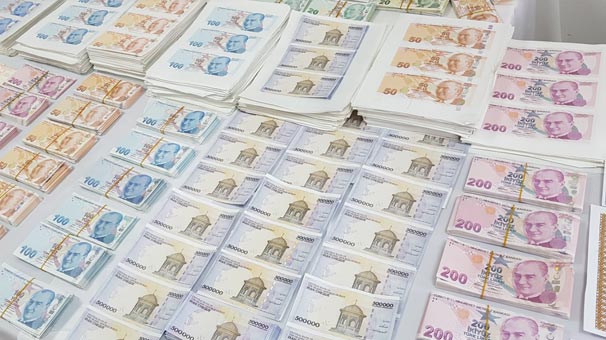 Qalpazan di cejnê de bazarê dadikevin bazarê