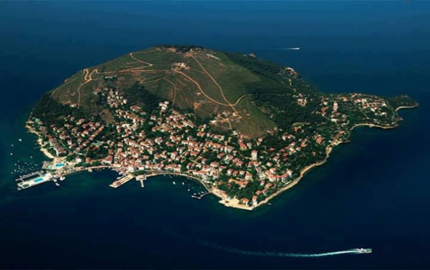 Sînorên dora Îmraliyê yên bo firînê hat tengkirin