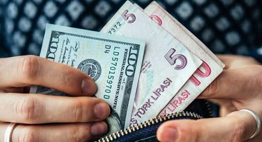 Türkiye’de Dolar’da tarihi seviyeye ulasti...