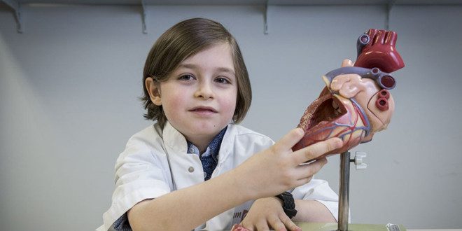 8 yasindaki çocuk üniversiteye baslayacak