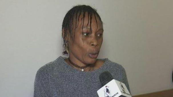 Italya'da siyahi kadin ten rengi yüzünden isten çikarildi