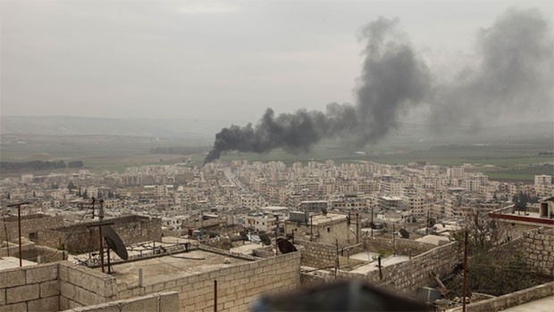 Artêsa Tirkiyê Efrînê bombebaran dike: 18 sivîl hatin kustin.
