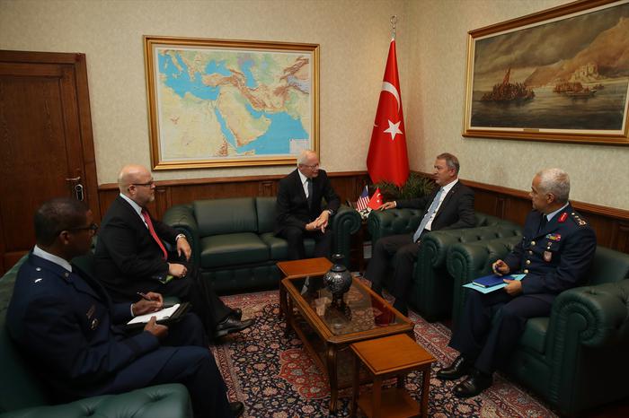 Jeffrey seredana Akar kir