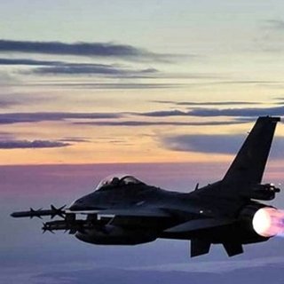 Li Kerkûkê hêzên hewayî êrîs birin ser DEASê