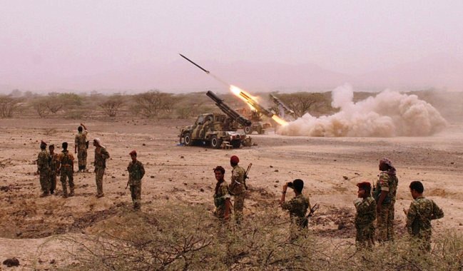 Artêsa Yemenê 13 çekdarên Husiyan kustin!