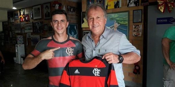 Flamengo Taraftari Vücuduna Forma Dövmesi Yaptirdi