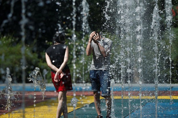 Li Kanada ji ber germahiyê 33 kes mirin