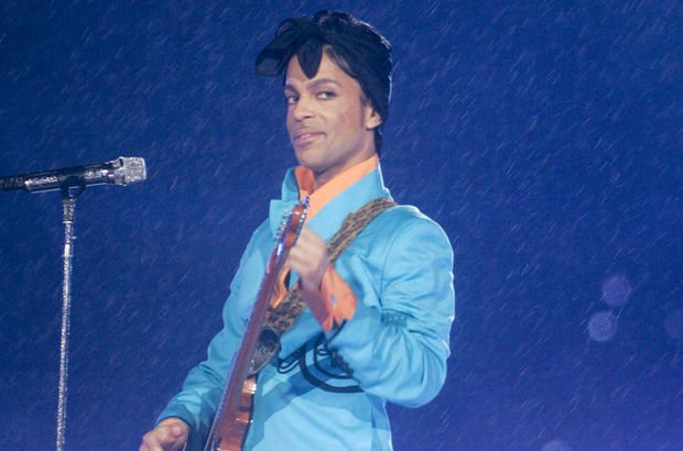 Ünlü müzisyen Prince'in ailesi hastaneye dava açti