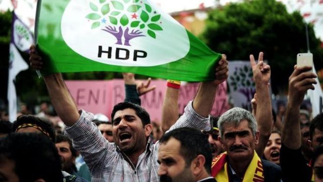 HDP’li yeni ve eski vekiller arasinda ABD tartismasi