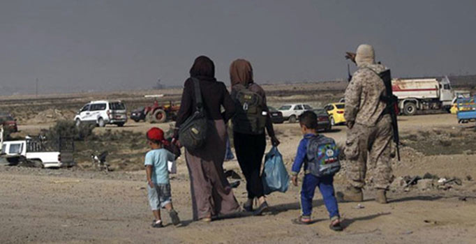 ÇMMS: Tirkiye nahêle gelê Efrînê vegerin malên xwe!