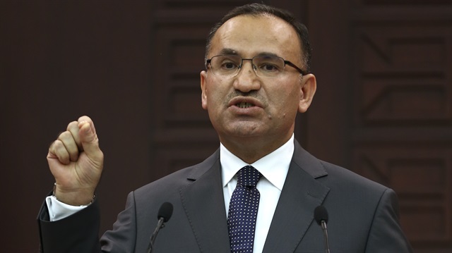 Hukumet bo leskeriya bi pere ya xwe got