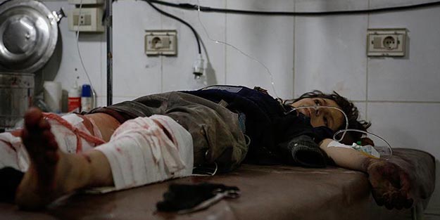 Hêzên Esed li zarokan xistin