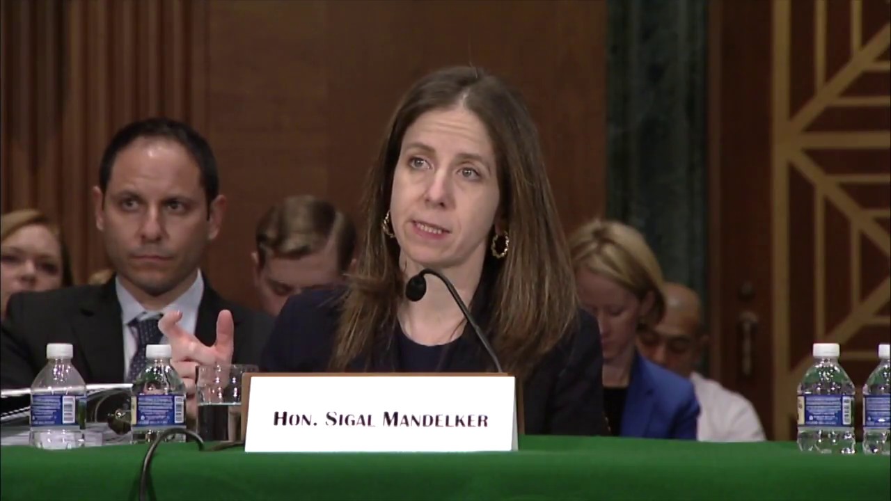 "Banka Îranê pistgiriya terorê dike"