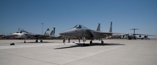 Balafira Amerîka ya leskerî ket