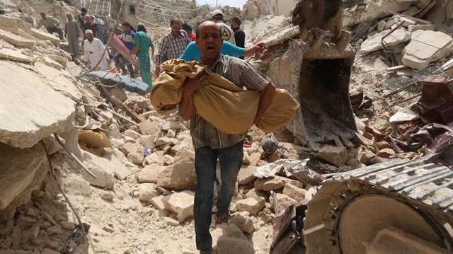 Esed bi 2 hezar û 900 varêlan êrîs kir