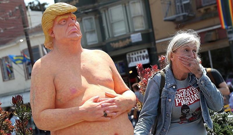 'Çiplak Trump'in fiyati belli oldu