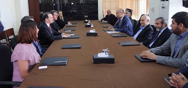 McGurk, seçimin kaybedenlerini ikna turunda