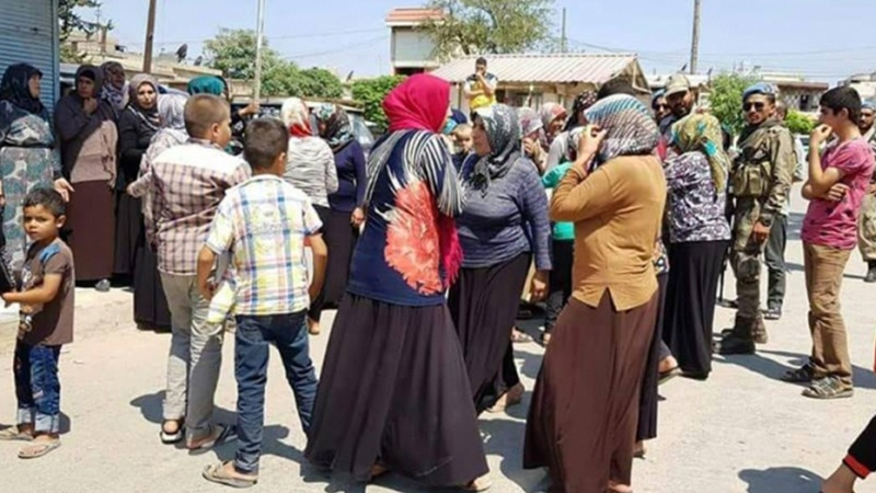 Li hember zilma çekdaran jinên Kurd derketin kolanan