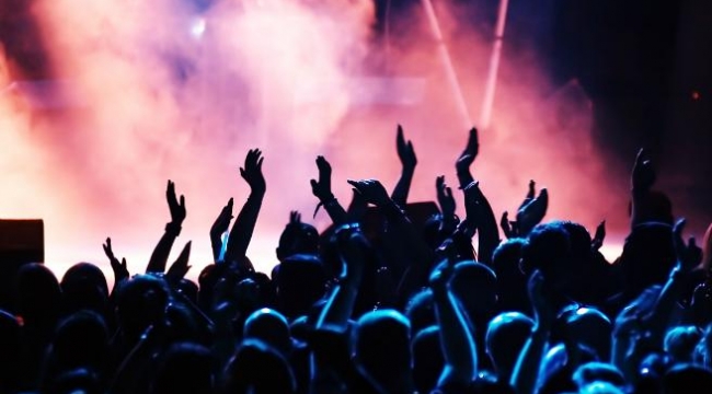 Müzik festivalleri esit sayida kadin ve erkek sanatçiya yer verecek
