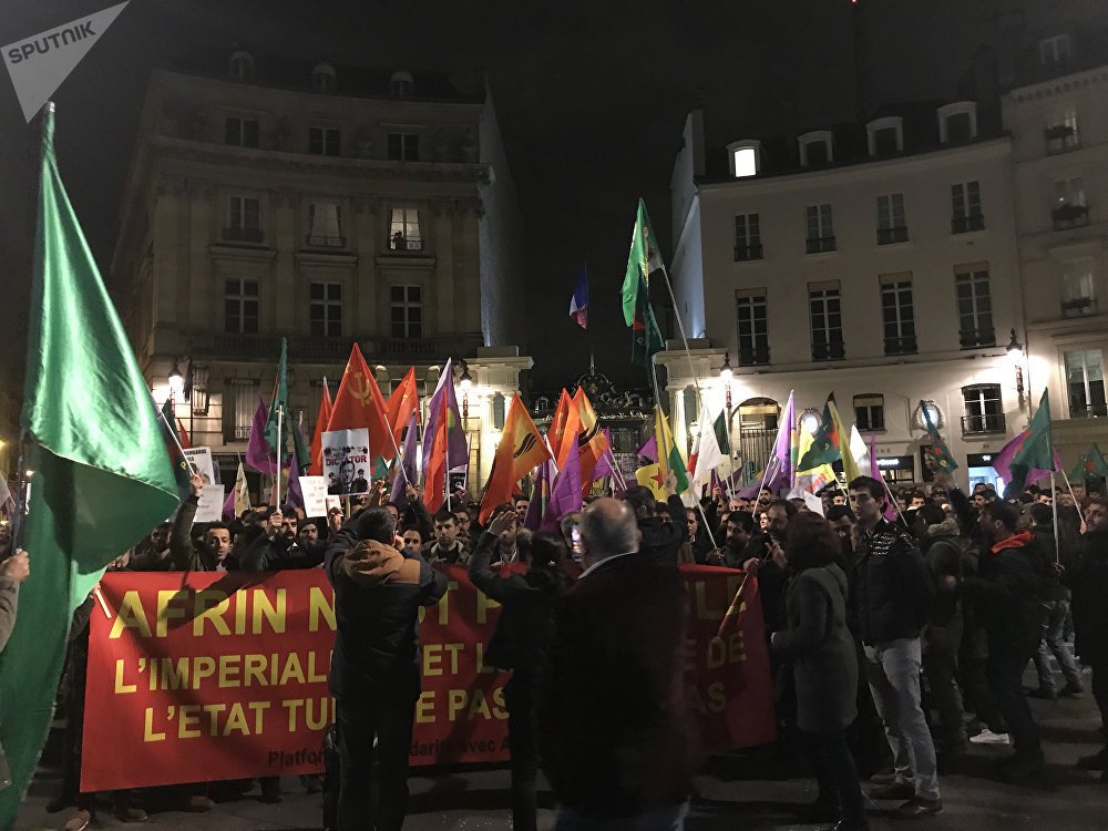Afrin için Fransa’da protesto!