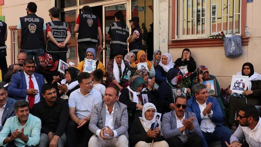 Ji KCKê daxuyaniya malbatên ber HDPya Amedê: Derdekî wan hebe...