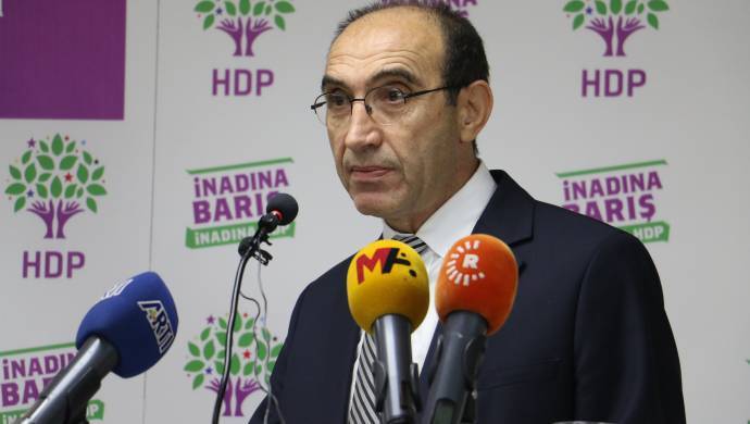 Gunay: Divê Tirkiye nekeve dafika Rûsyayê