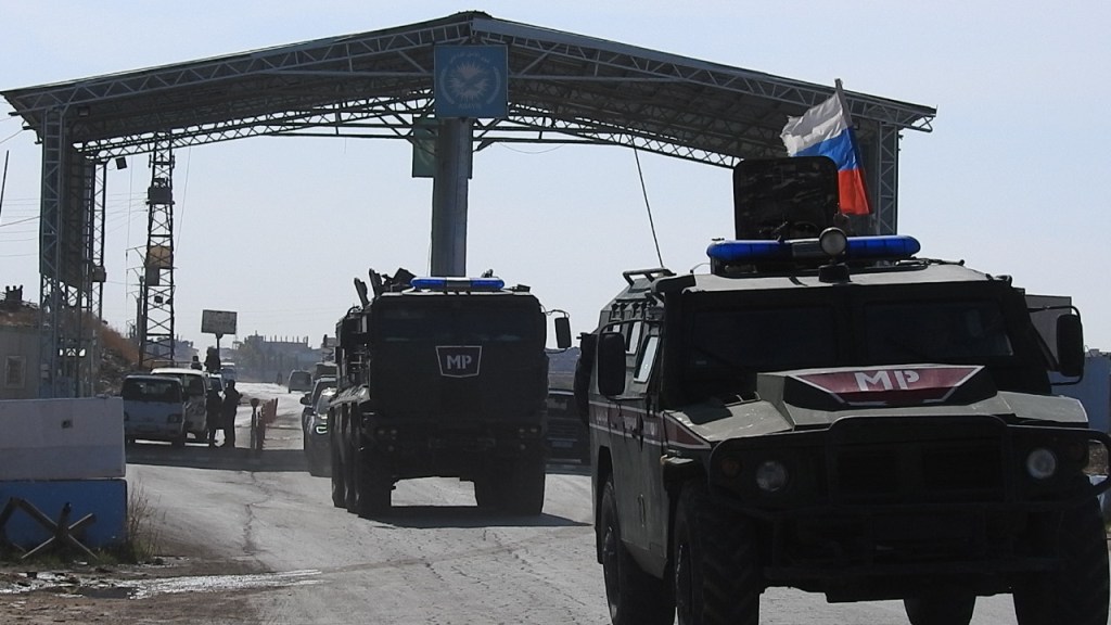 Polîsên Rûsî gihîstin Kobaniyê û dest bi dewriyeya leskerî kirin